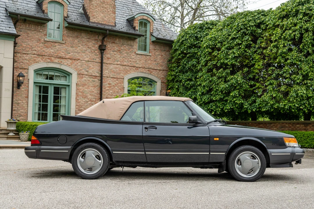 1994 Saab 900 Commemorative Edition 1st Gen - Image 25 of 31