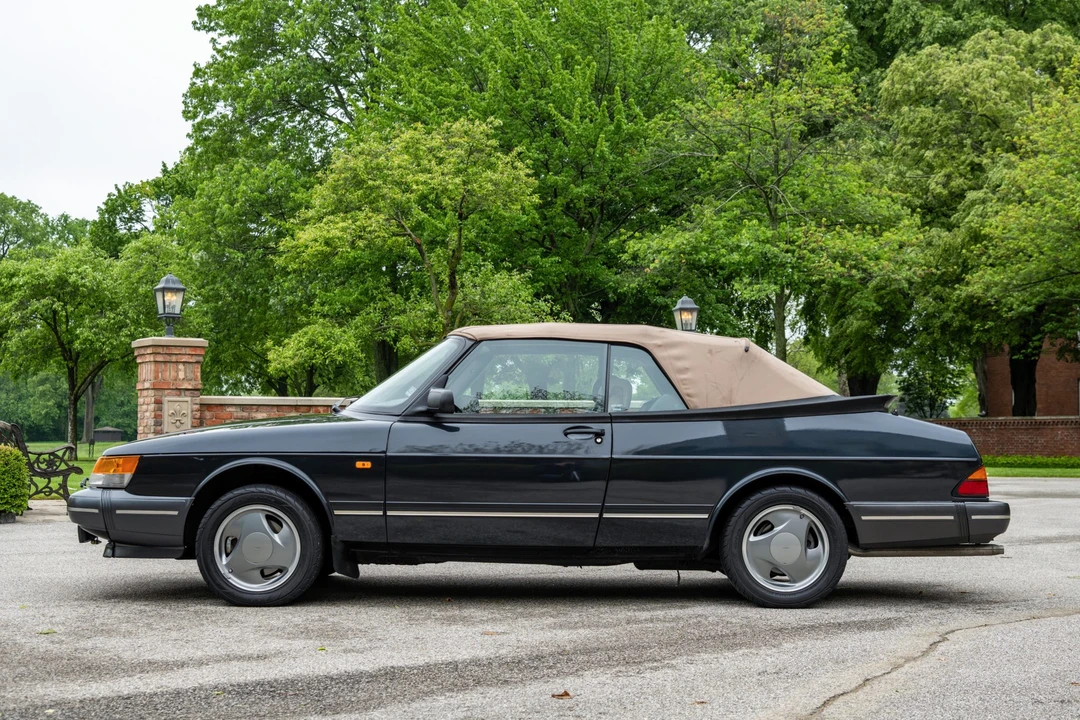 1994 Saab 900 Commemorative Edition 1st Gen - Image 21 of 31