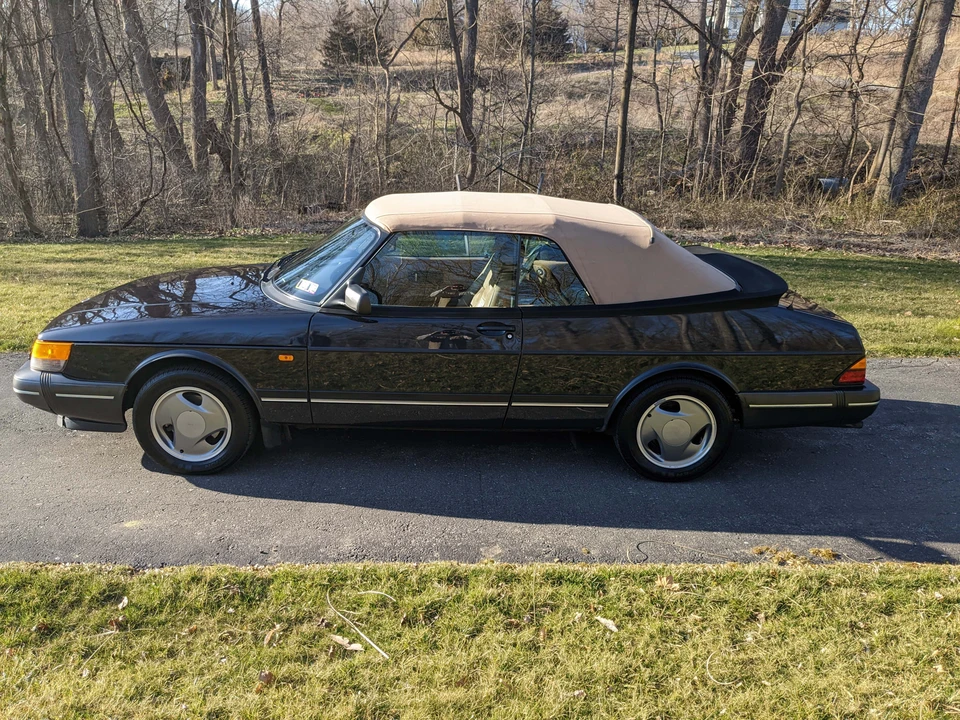 1994 Saab 900 Commemorative Edition 1st Gen - Image 12 of 31