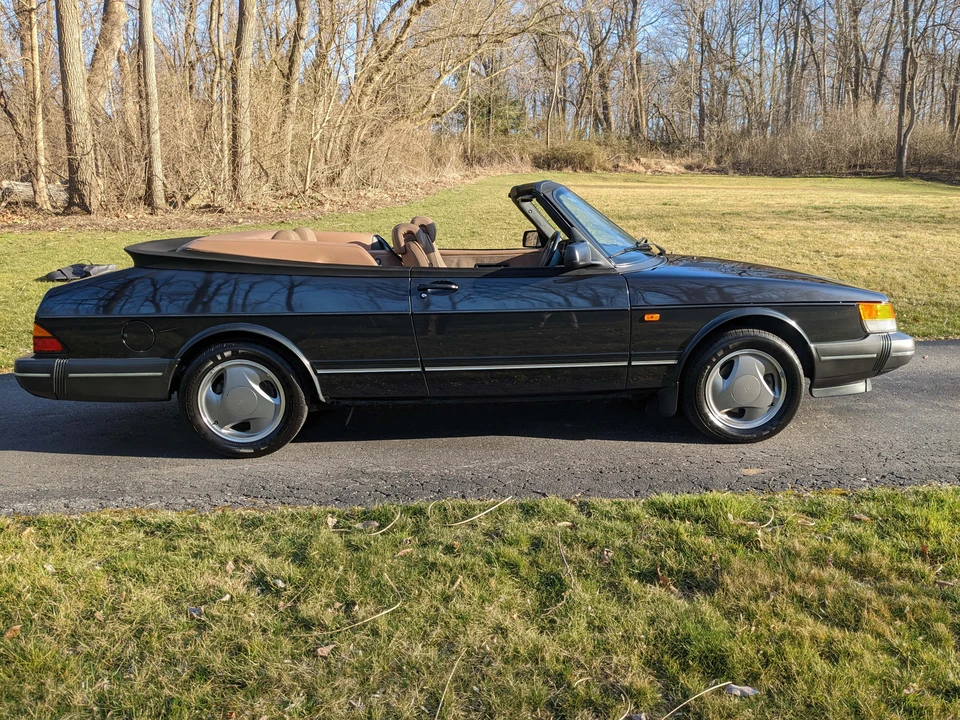 1994 Saab 900 Commemorative Edition 1st Gen - Image 16 of 31