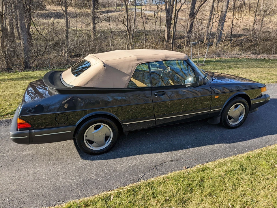 1994 Saab 900 Commemorative Edition 1st Gen - Image 2 of 31