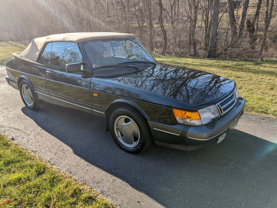 1994 Saab 900 Commemorative Edition 1st Gen - Image 3 of 31