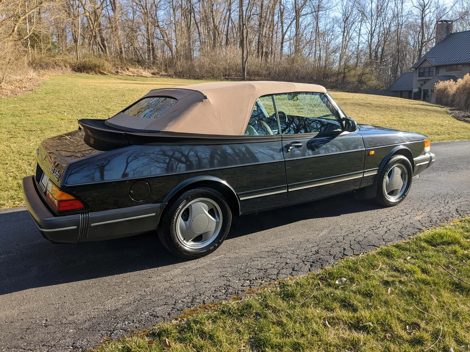 1994 Saab 900 Commemorative Edition 1st Gen - Image 9 of 31