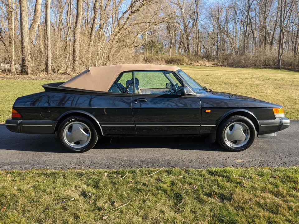 1994 Saab 900 Commemorative Edition 1st Gen - Image 10 of 31