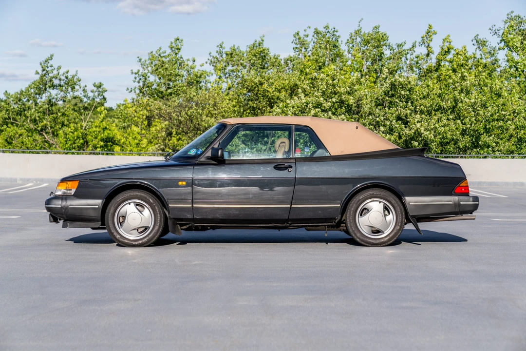 1994 Saab 900 Commemorative Edition 1st Gen - Image 17 of 31