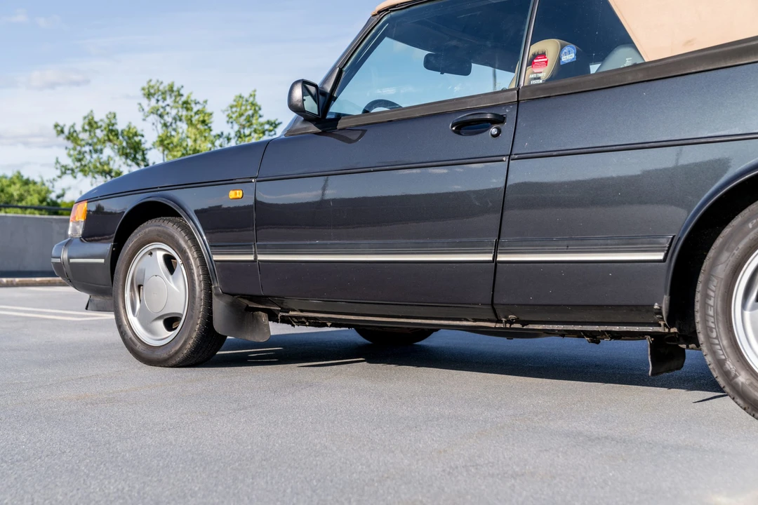 1994 Saab 900 Commemorative Edition 1st Gen - Image 27 of 31