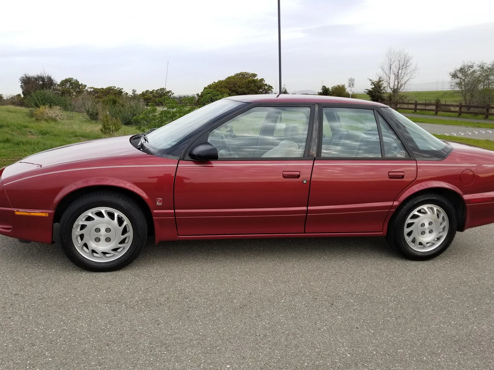 1994 Saturn - Image 2 of 31