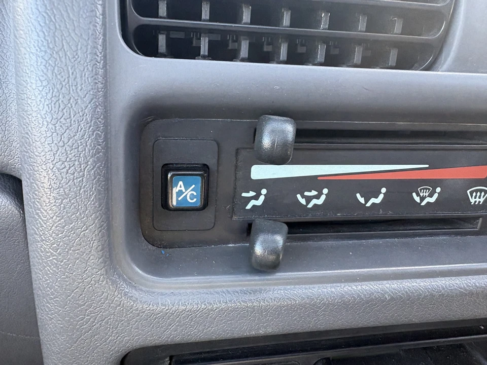 1994 Subaru Sambar 4th Gen - Image 15 of 21