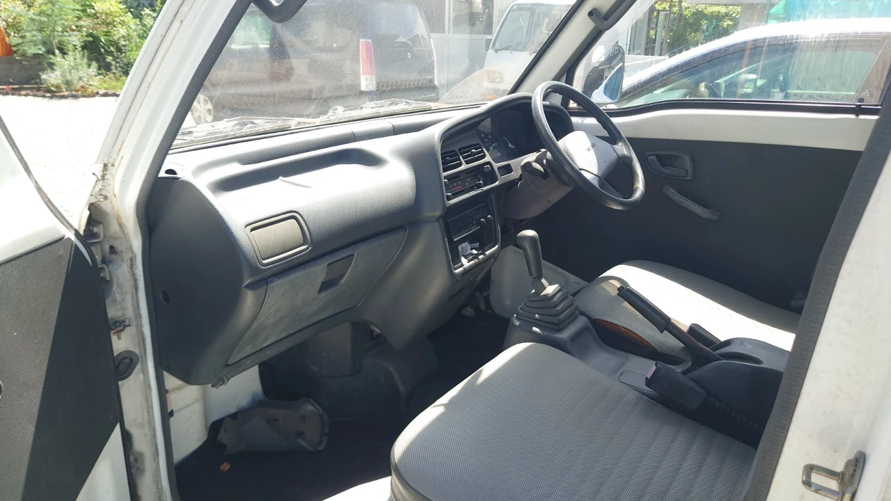 1994 Suzuki Carry & Every 8th Gen - Image 10 of 13