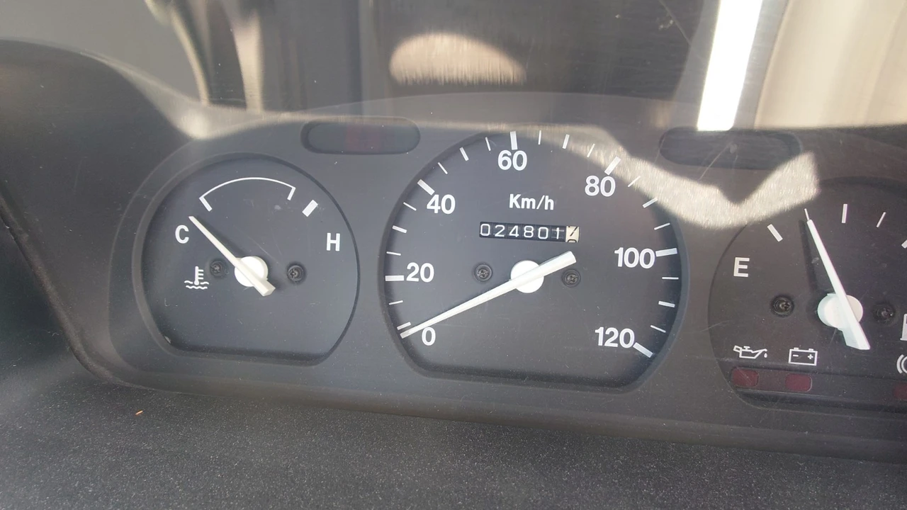1994 Suzuki Carry & Every 8th Gen - Image 12 of 13