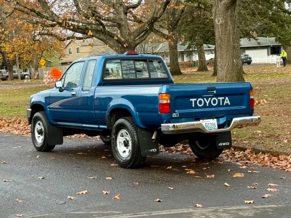 1994 Toyota Hilux 5th Gen - Image 3 of 21