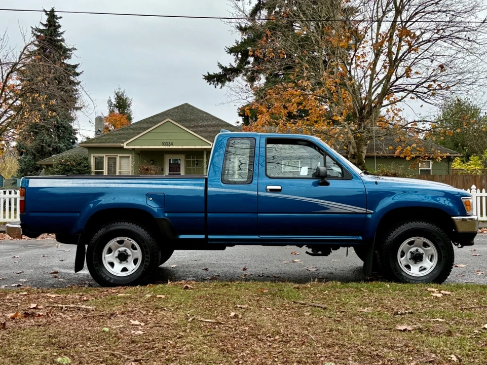 1994 Toyota Hilux 5th Gen - Image 5 of 21