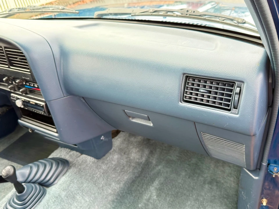 1994 Toyota Hilux 5th Gen - Image 19 of 21