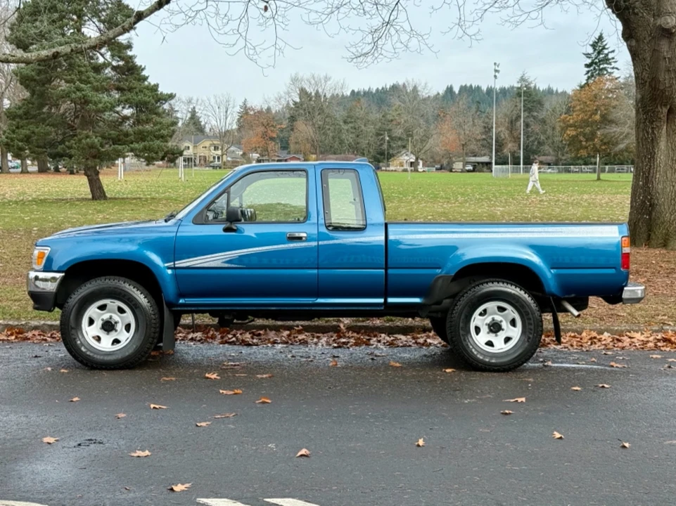 1994 Toyota Hilux 5th Gen - Image 2 of 21