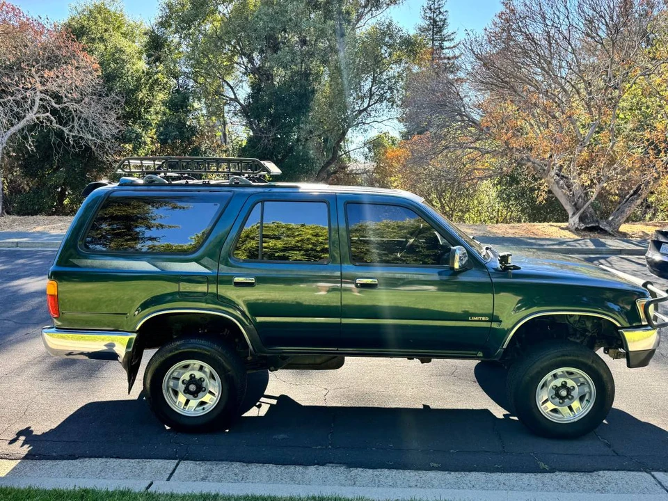 1994 Toyota 4Runner 2nd Gen - Image 2 of 19