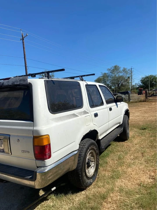 1994 Toyota 4Runner 2nd Gen - Image 5 of 13