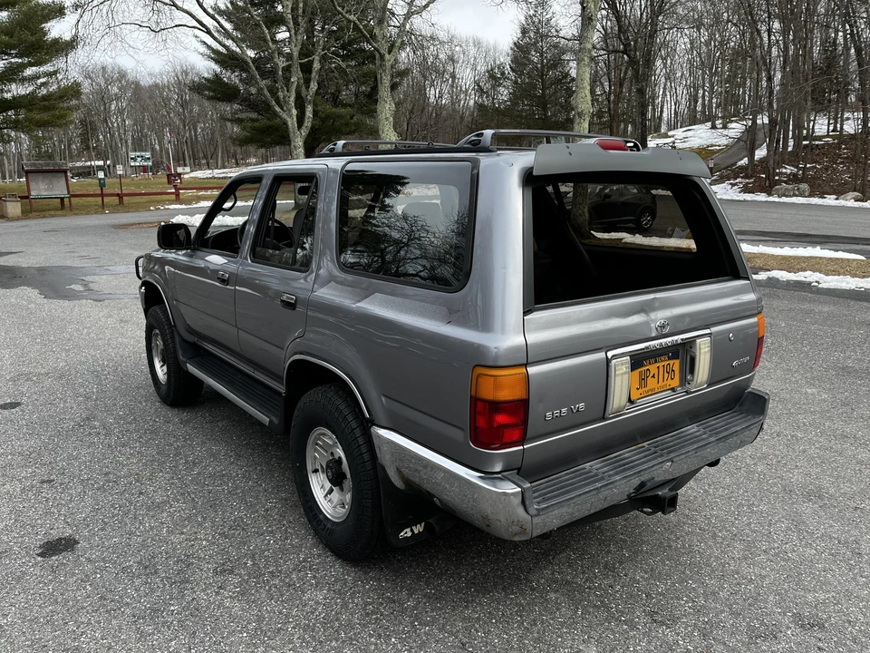 1994 Toyota 4Runner 2nd Gen - Image 11 of 31