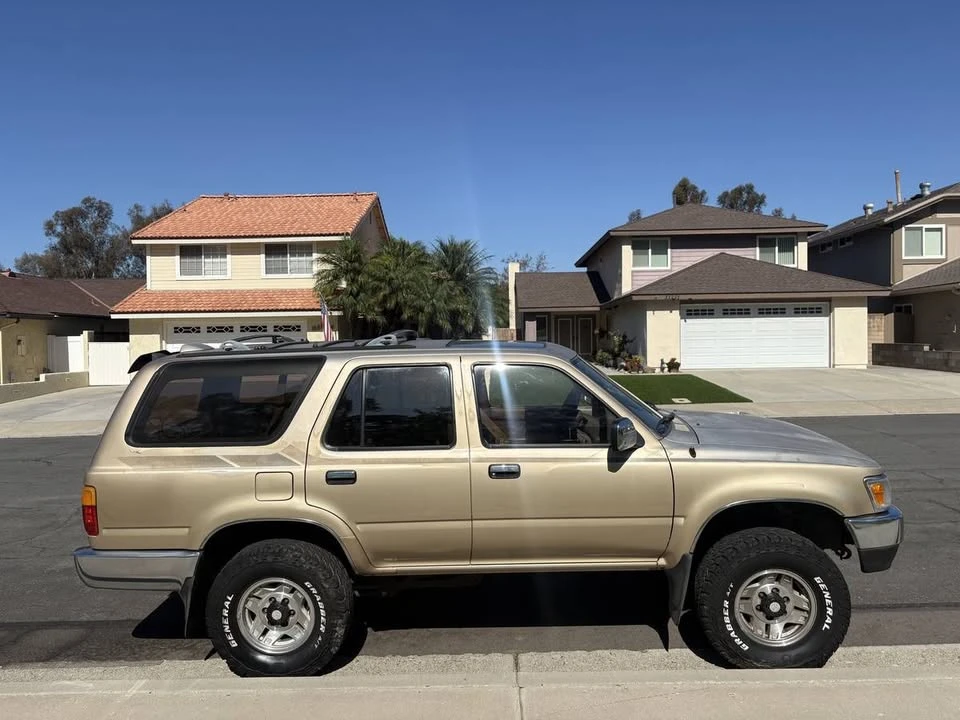 1994 Toyota 4Runner 2nd Gen - Image 5 of 12