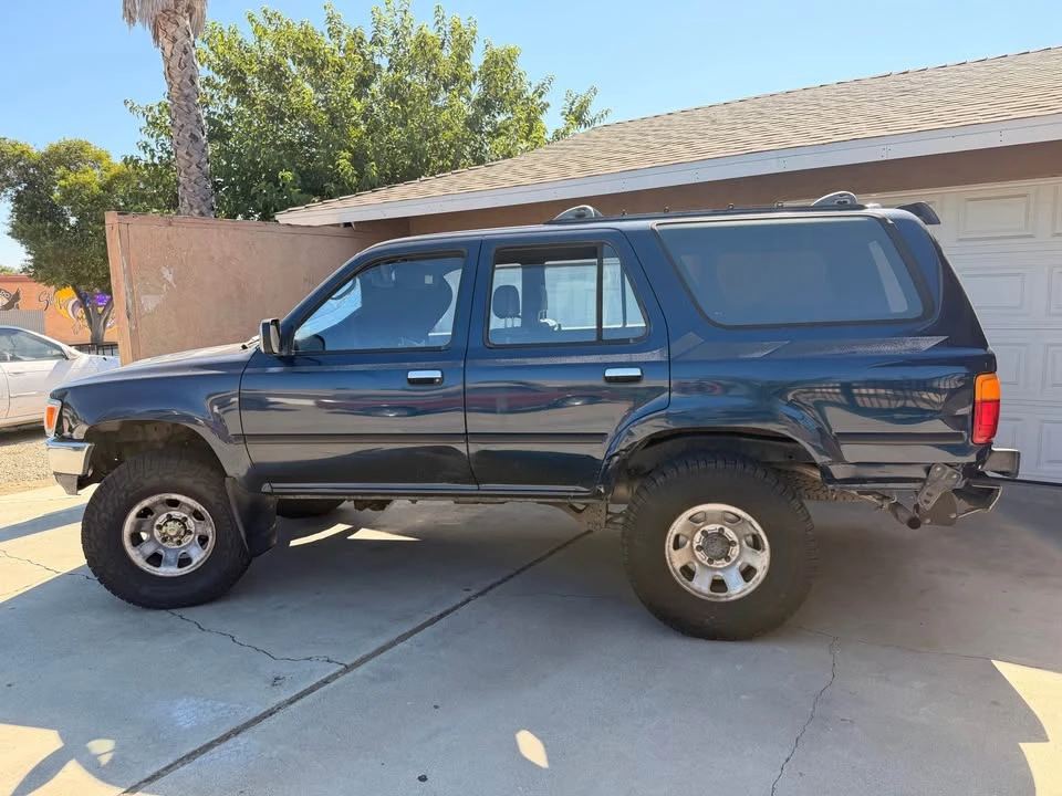 1994 Toyota 4Runner 2nd Gen - Image 2 of 9