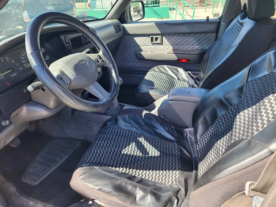 1994 Toyota 4Runner 2nd Gen - Image 5 of 10