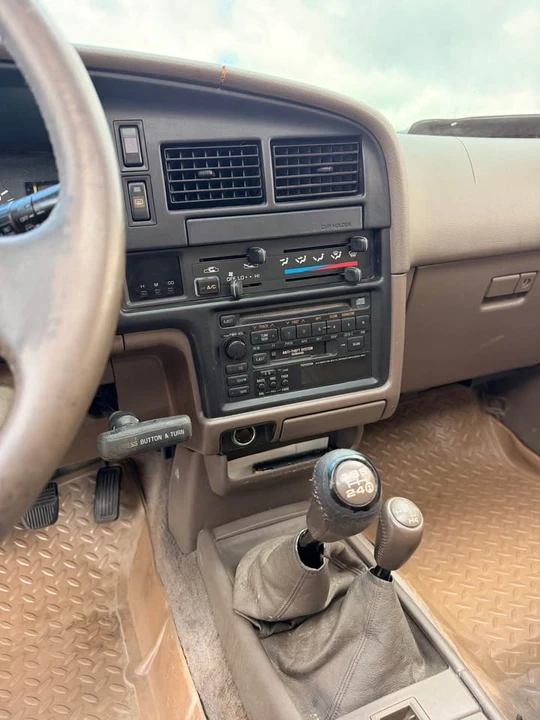 1994 Toyota 4Runner 2nd Gen - Image 9 of 12