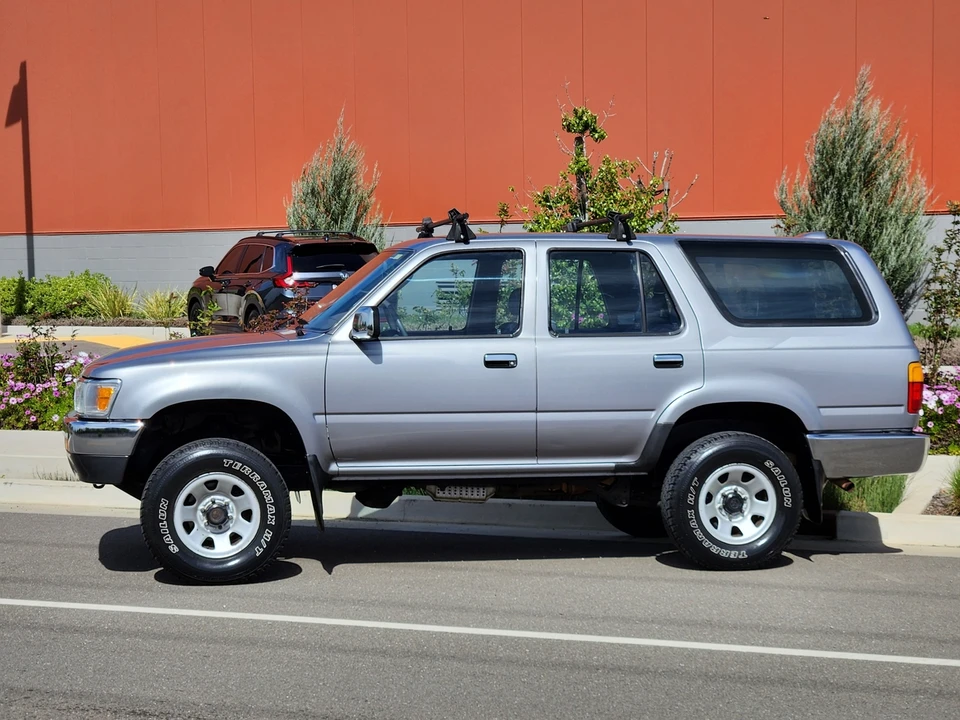 1994 Toyota 4Runner 2nd Gen - Image 11 of 31
