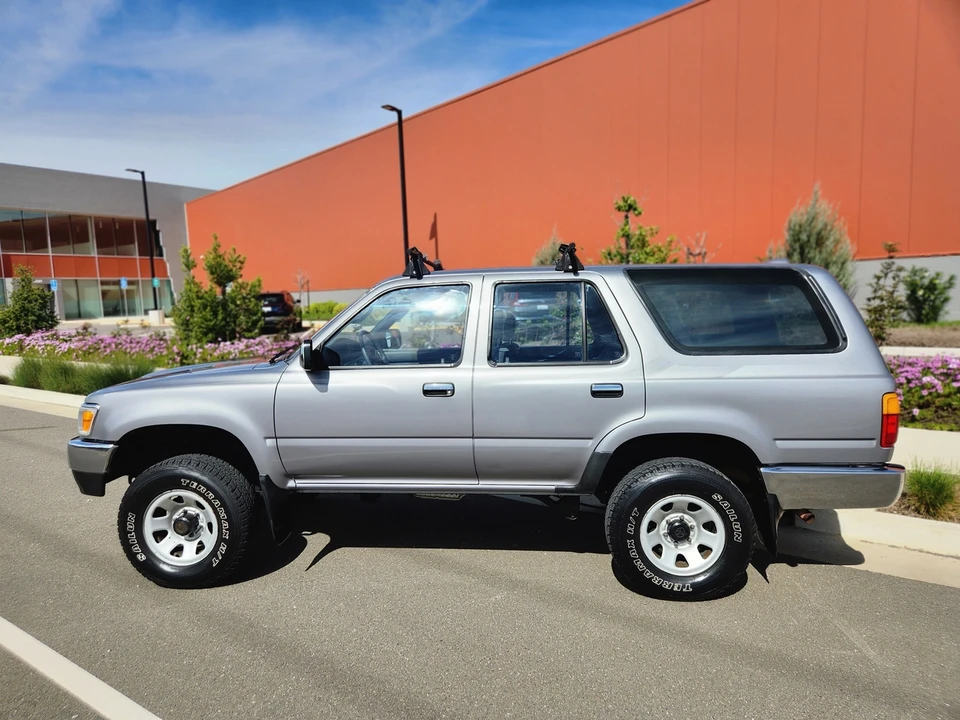 1994 Toyota 4Runner 2nd Gen - Image 10 of 31