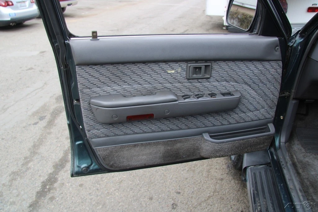 1994 Toyota 4Runner 2nd Gen - Image 11 of 21