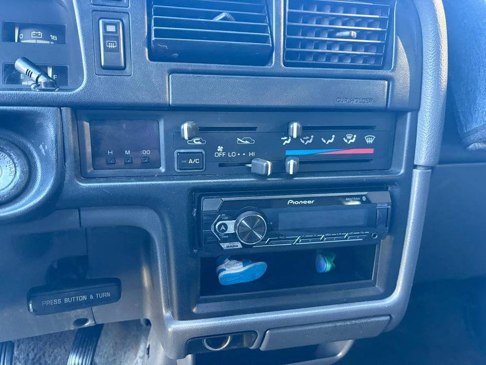1994 Toyota 4Runner 2nd Gen - Image 7 of 19
