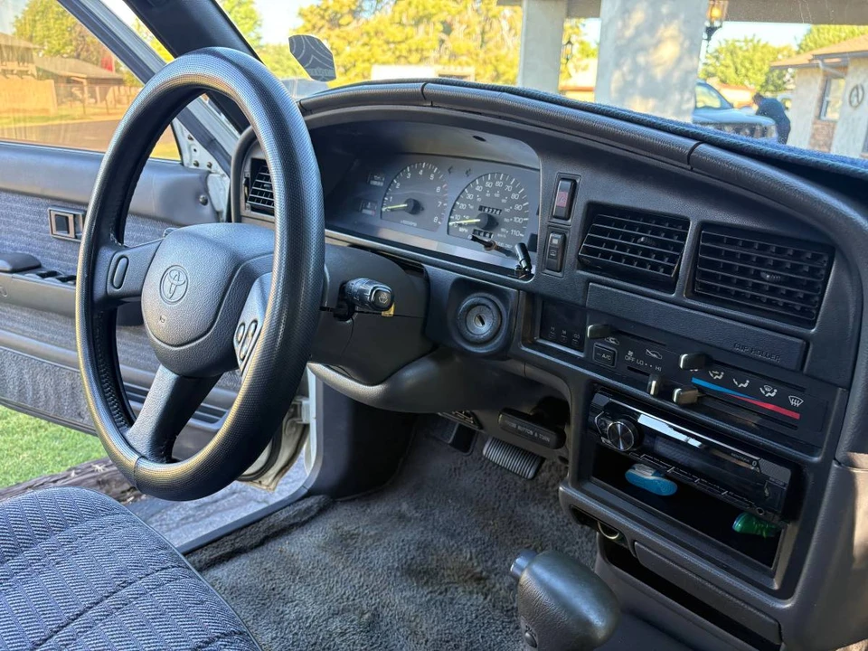 1994 Toyota 4Runner 2nd Gen - Image 15 of 19