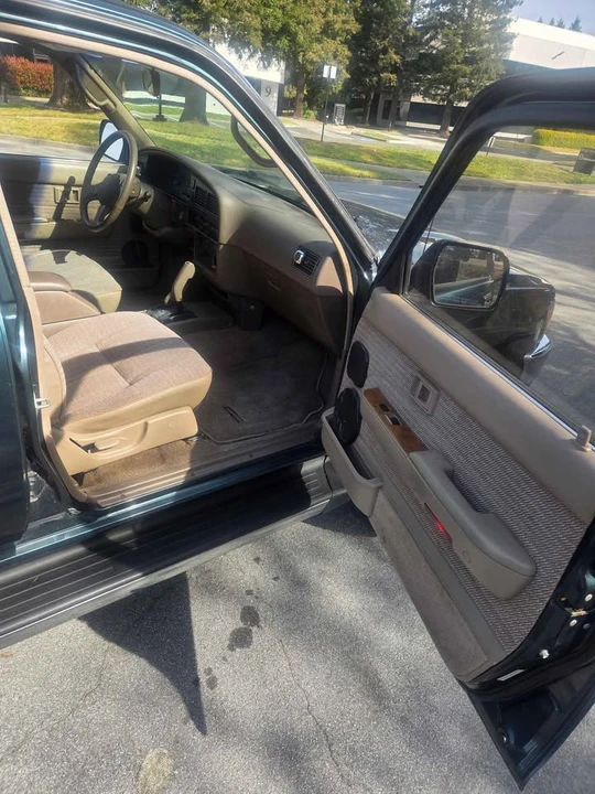 1994 Toyota 4Runner 2nd Gen - Image 5 of 11