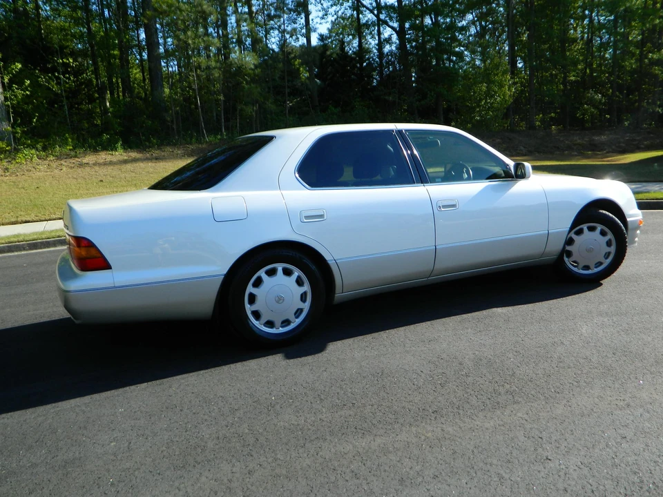 1994 Toyota Celsior 1st Gen - Image 18 of 31