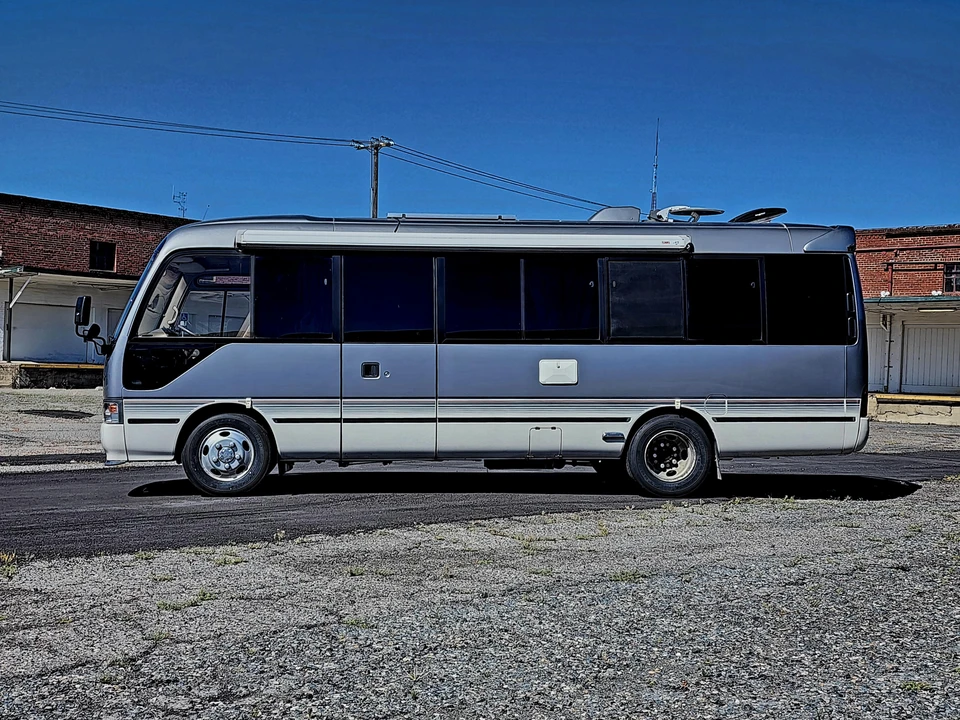 1994 Toyota Coaster 3rd Gen - Image 11 of 31