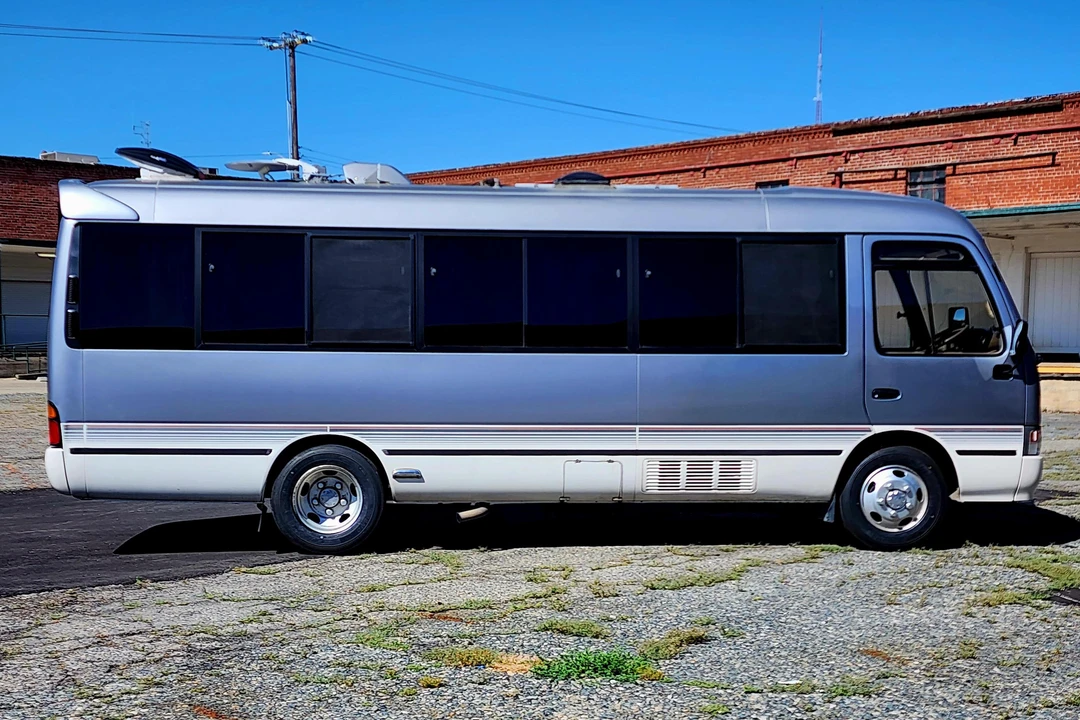 1994 Toyota Coaster 3rd Gen - Image 3 of 31