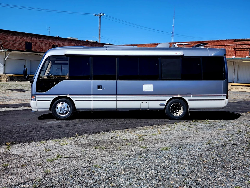 1994 Toyota Coaster 3rd Gen - Image 12 of 31