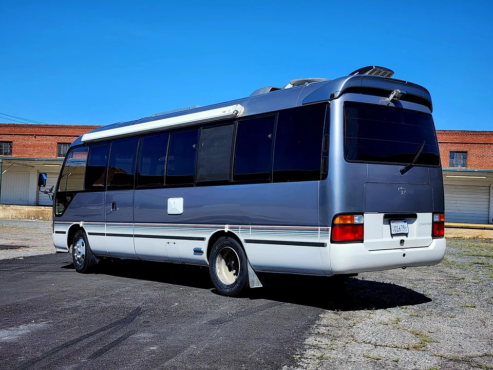 1994 Toyota Coaster 3rd Gen - Image 17 of 31