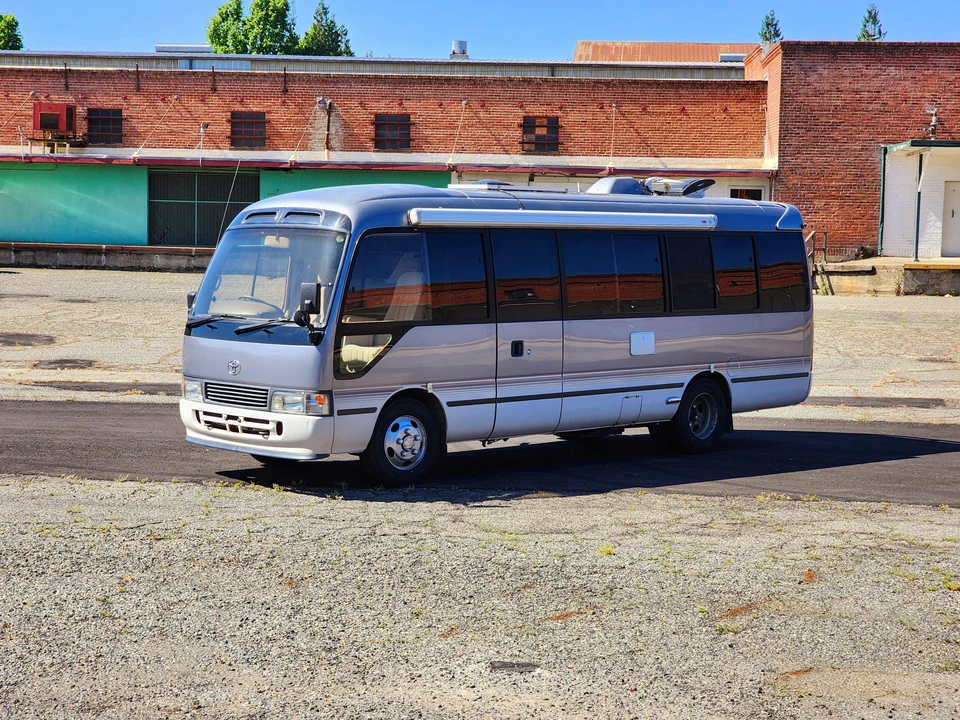 1994 Toyota Coaster 3rd Gen - Image 9 of 31