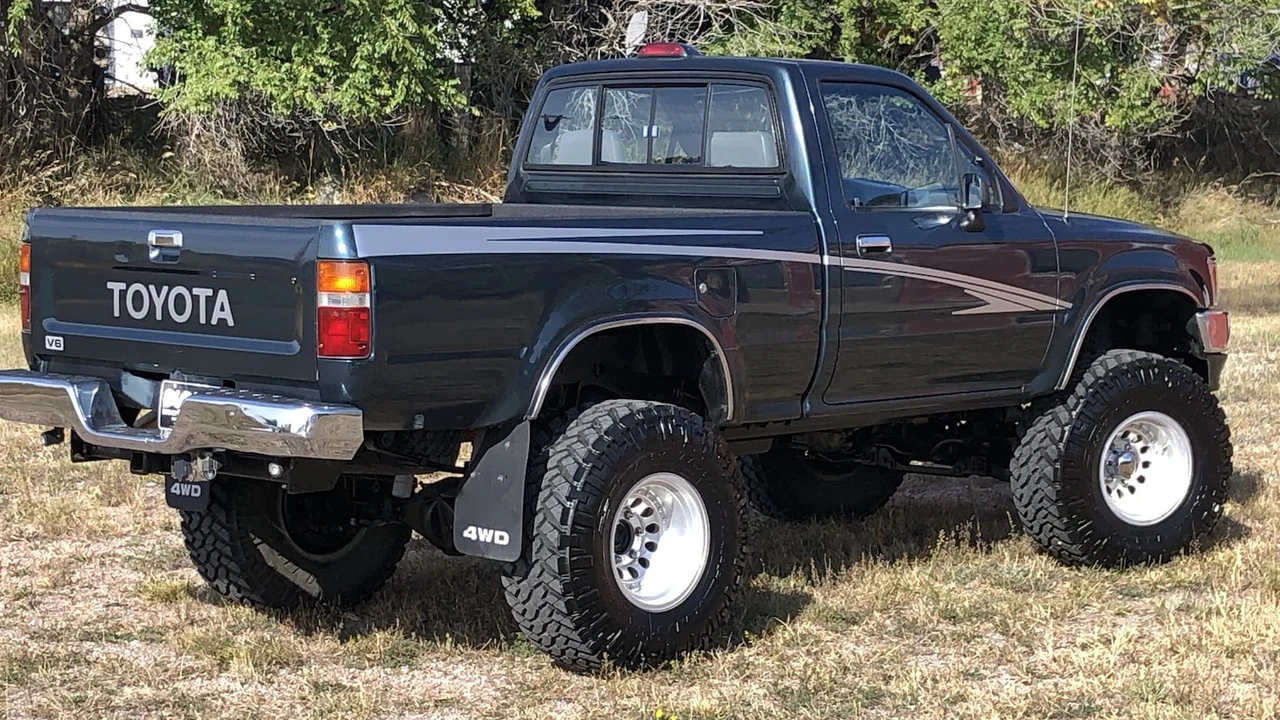1994 Toyota Dolphin - Image 3 of 9