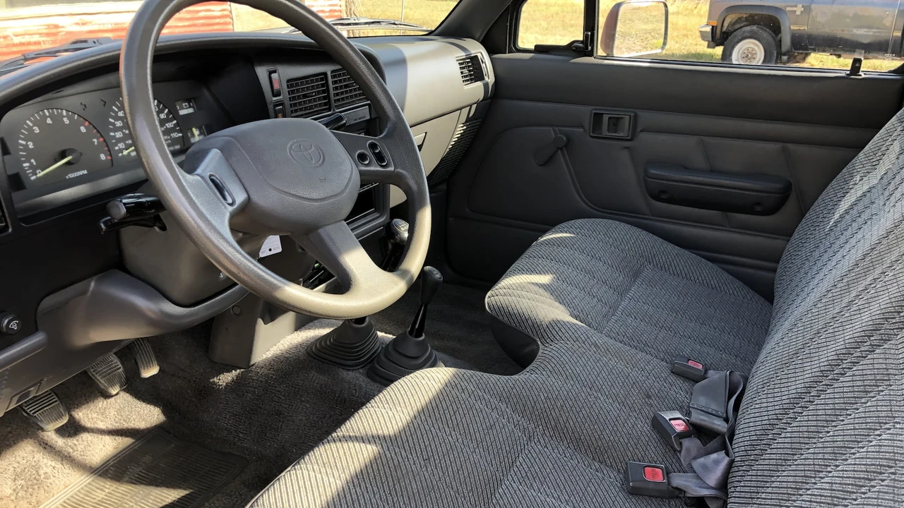 1994 Toyota Dolphin - Image 4 of 9