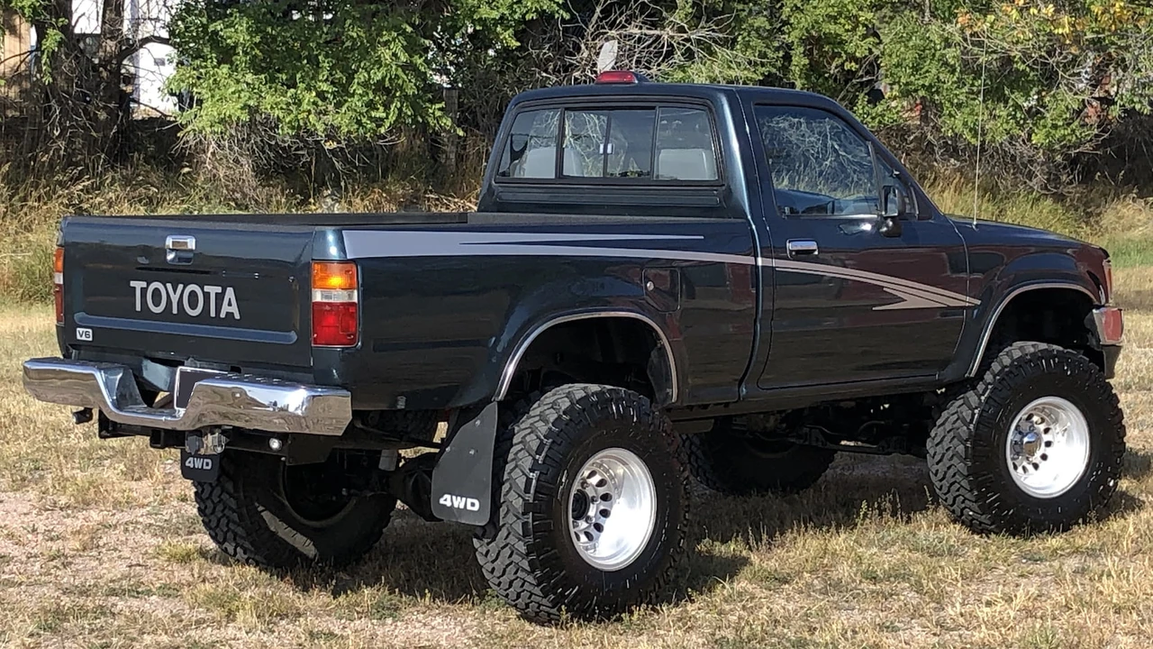 1994 Toyota Dolphin - Image 9 of 9