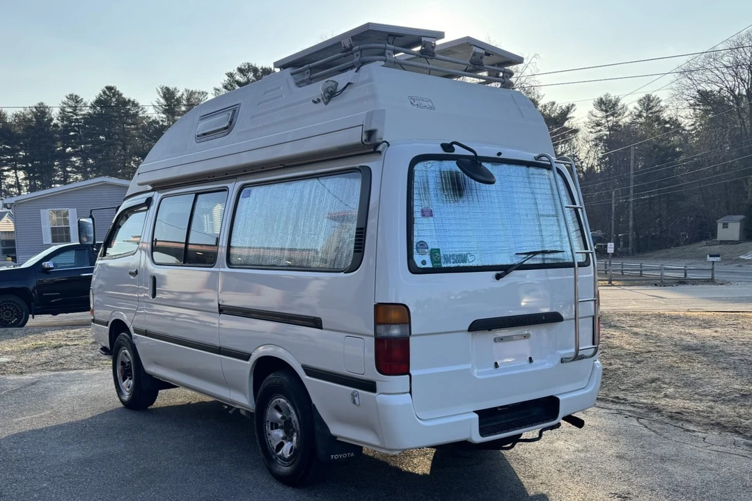 1994 Toyota HiAce 4th Gen - Image 2 of 7