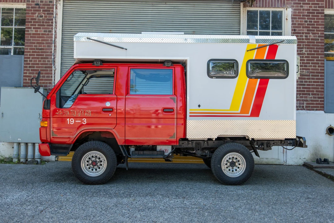 1994 Toyota HiAce 4th Gen - Image 9 of 31