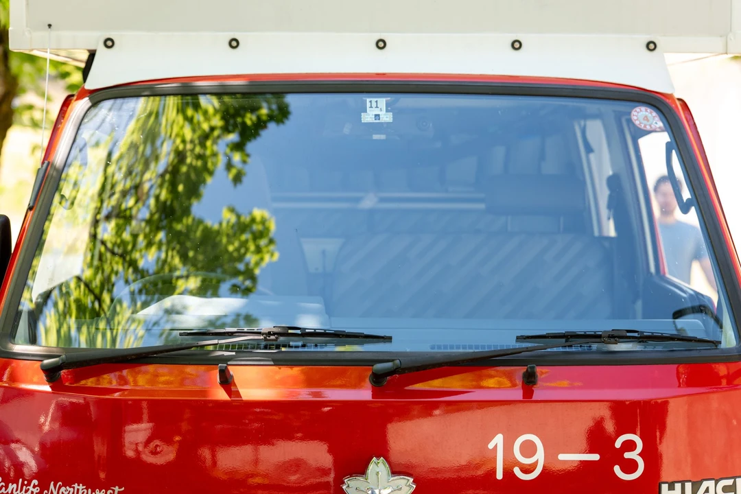 1994 Toyota HiAce 4th Gen - Image 12 of 31