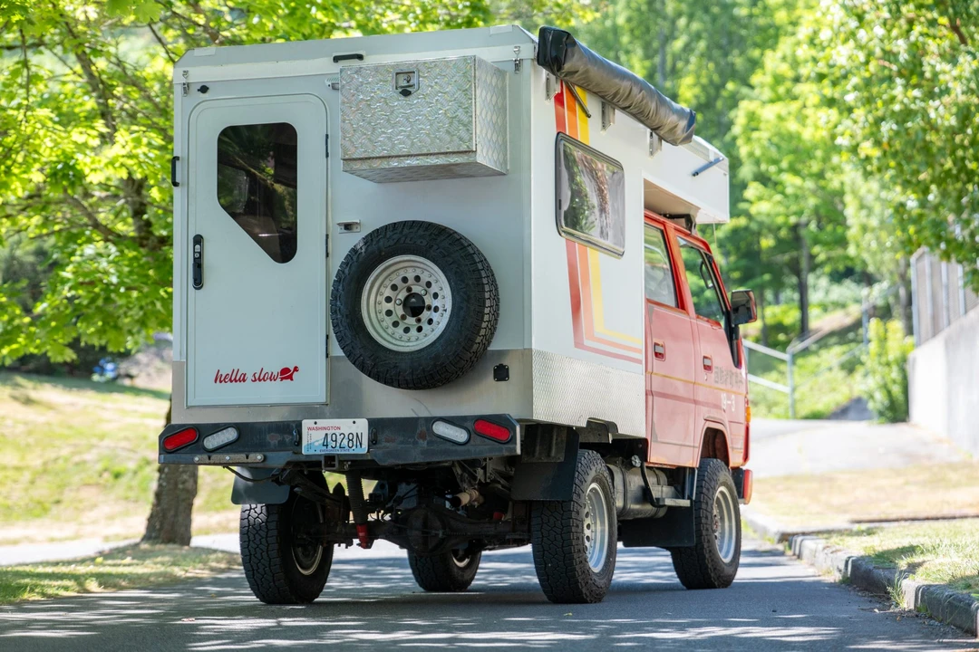 1994 Toyota HiAce 4th Gen - Image 6 of 31