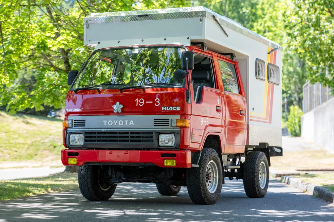 1994 Toyota HiAce 4th Gen - Image 2 of 31