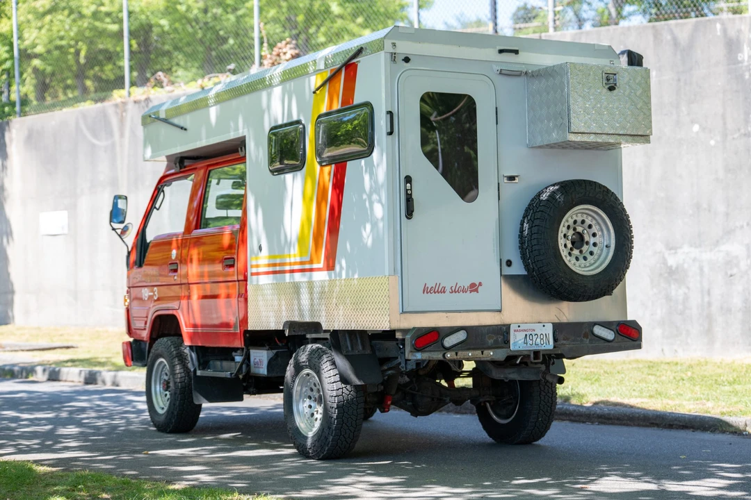 1994 Toyota HiAce 4th Gen - Image 8 of 31