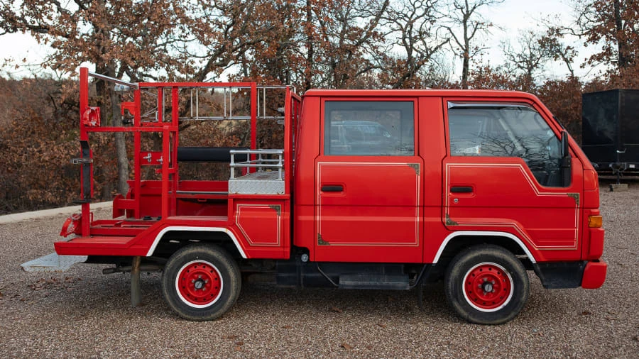1994 Toyota HiAce 4th Gen - Image 2 of 31