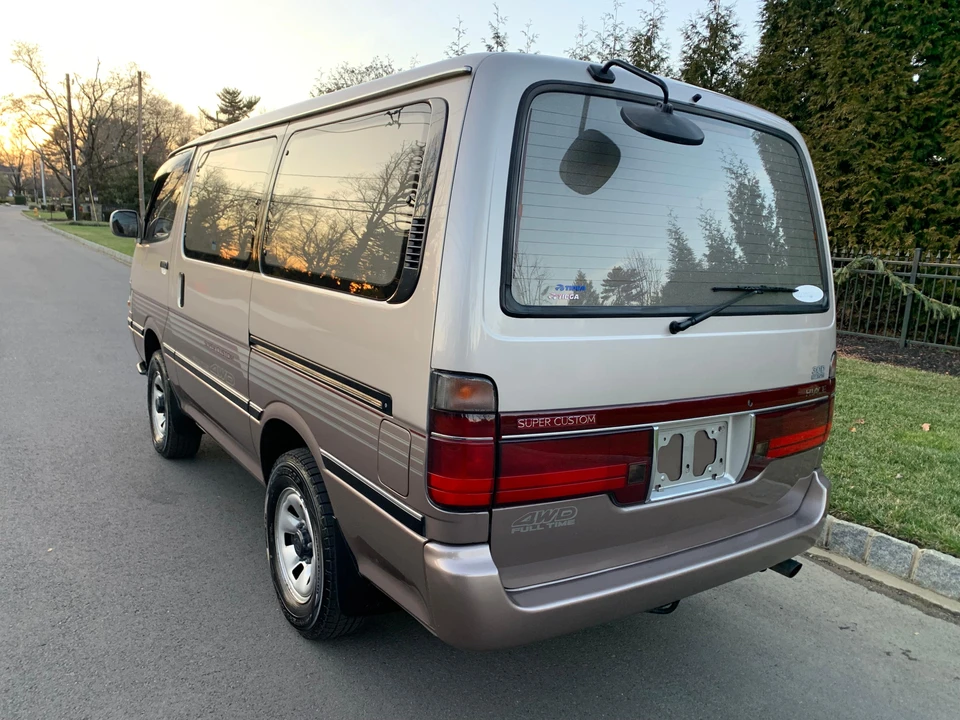 1994 Toyota HiAce 4th Gen - Image 13 of 31