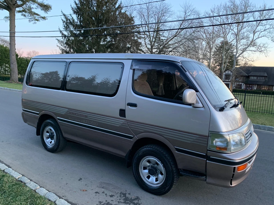 1994 Toyota HiAce 4th Gen - Image 18 of 31