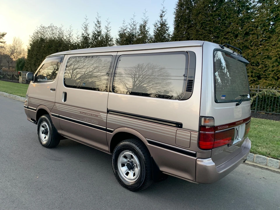1994 Toyota HiAce 4th Gen - Image 12 of 31